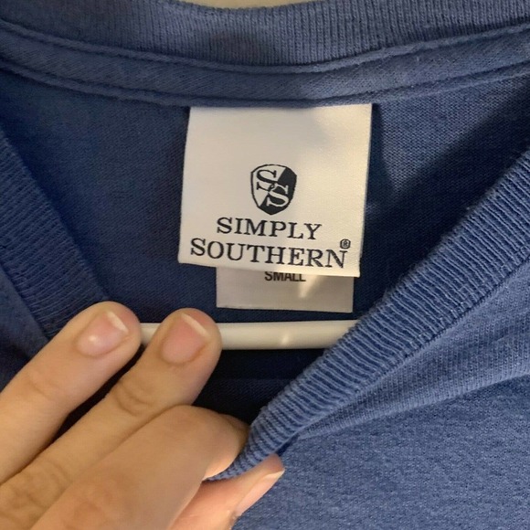 Simply Southern Tee Shirt Fur Mama Small Paw Print - Picture 3 of 4